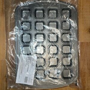 Pampered Chef brownie bite pan, brand new in unopened package